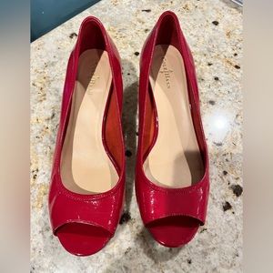 NWOT ladies red patent wedge shoes size 8.5